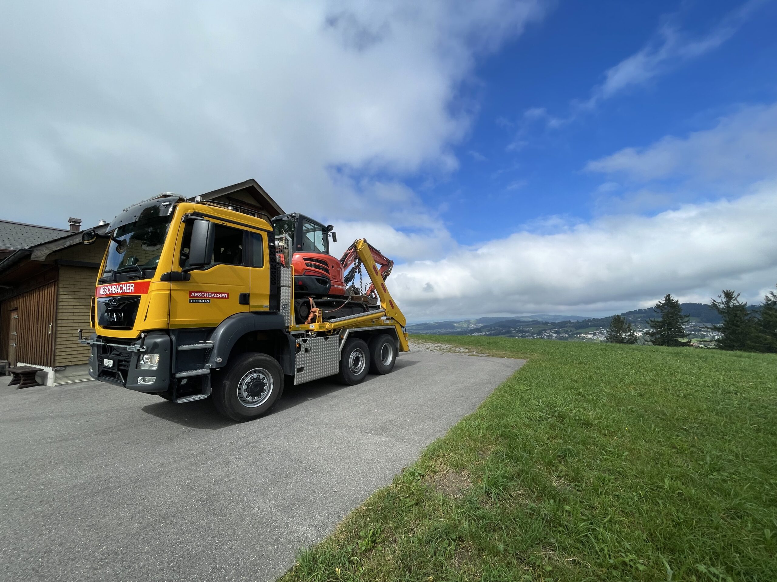 Baggertransport mit MAN-Welaki